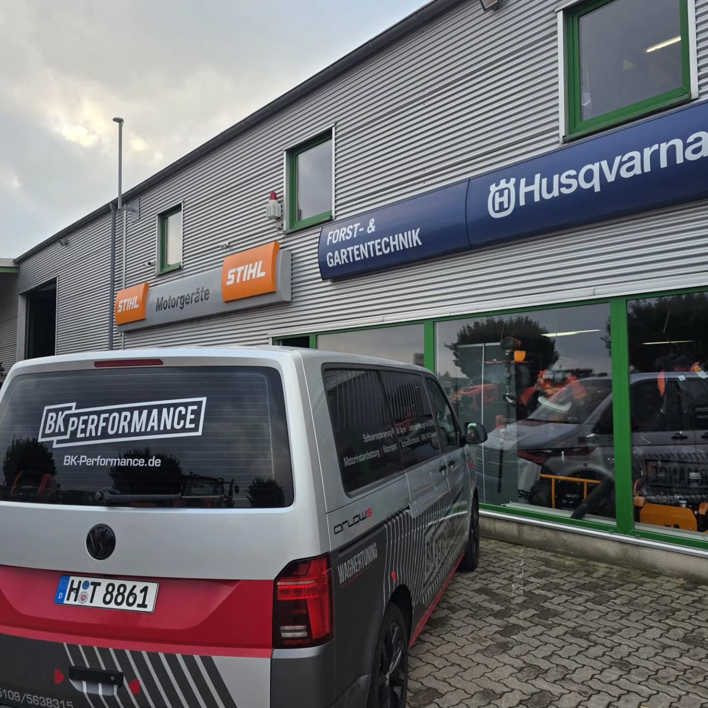🚐 Heute wieder unterwegs im Einsatz. Nicht jeder Termin findet direkt auf dem Feld oder in der Werkstatt statt – manchmal beginnt gute Arbeit schon mit dem näc…