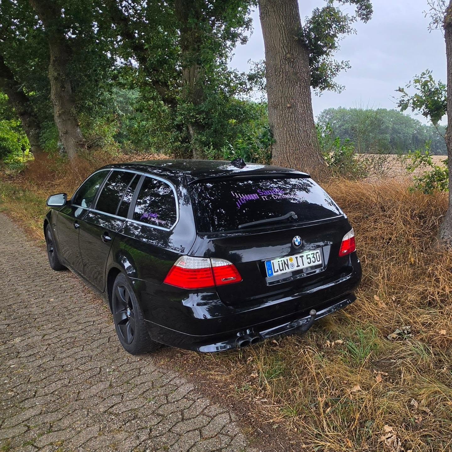 🚗 Immer für euch unterwegs. Nicht jeder Einsatz endet direkt auf dem Feld – aber der xDrive gibt sich Mühe, zumindest nah genug ranzukommen. 😄 Ob Feldrand, Hof…